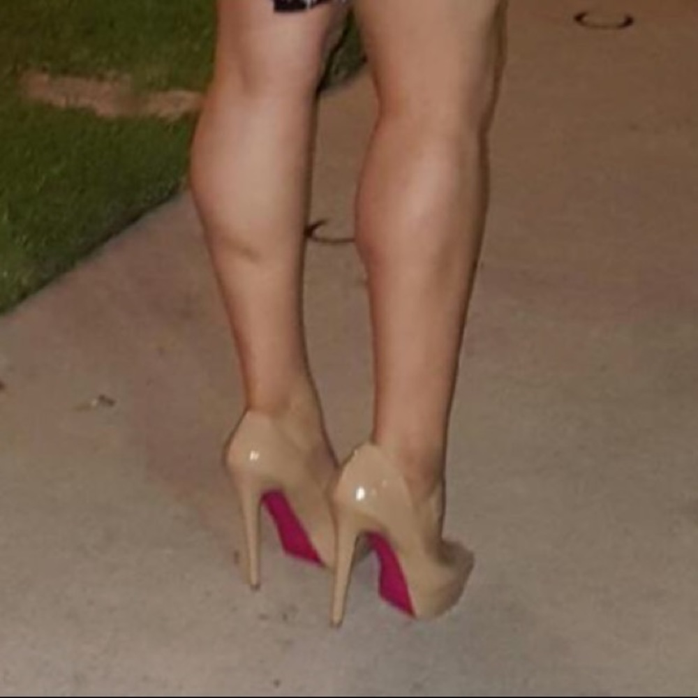 SHOESDAZZLE Beautiful Pink Botton Detail Pumps 8.5